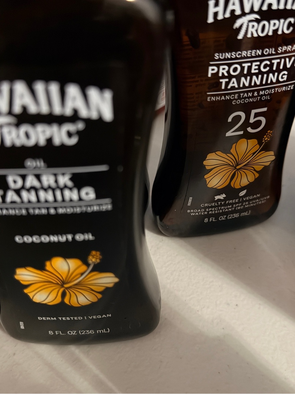 Hawaiian Tropic Protective Tanning Oil Spray SPF 25 - Black & Gold